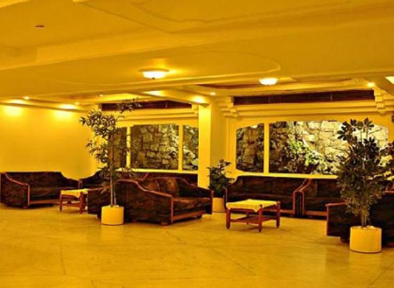 Hotel Golden Plaza Ahmedabad Esterno foto