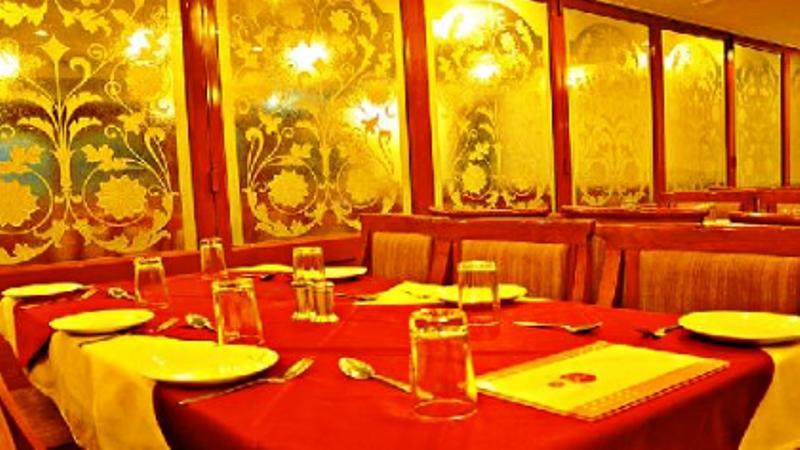 Hotel Golden Plaza Ahmedabad Esterno foto