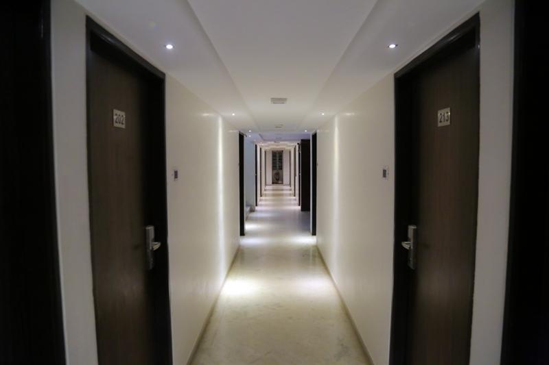 Hotel Golden Plaza Ahmedabad Esterno foto